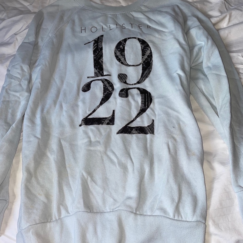 Hollister extra small sweatshirt 1922